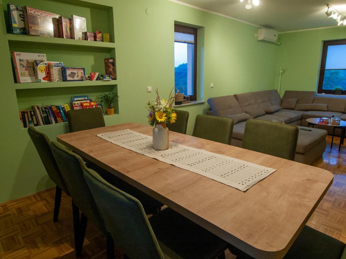 House Zarja - With Sauna And Hot Tub Ferienhaus Bizeljsko